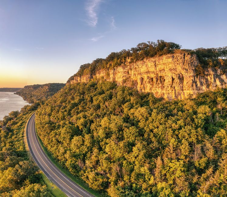 Mississippi River bluff-country overlook in eastern Dubuque County, Iowa